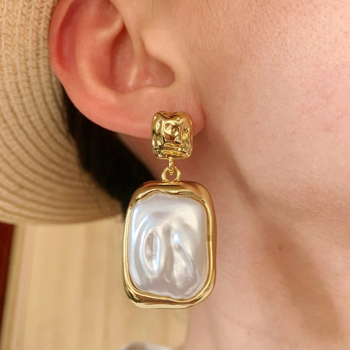 Stainless Steel Pearl Stud Earrings High-End Light Luxury Earrings